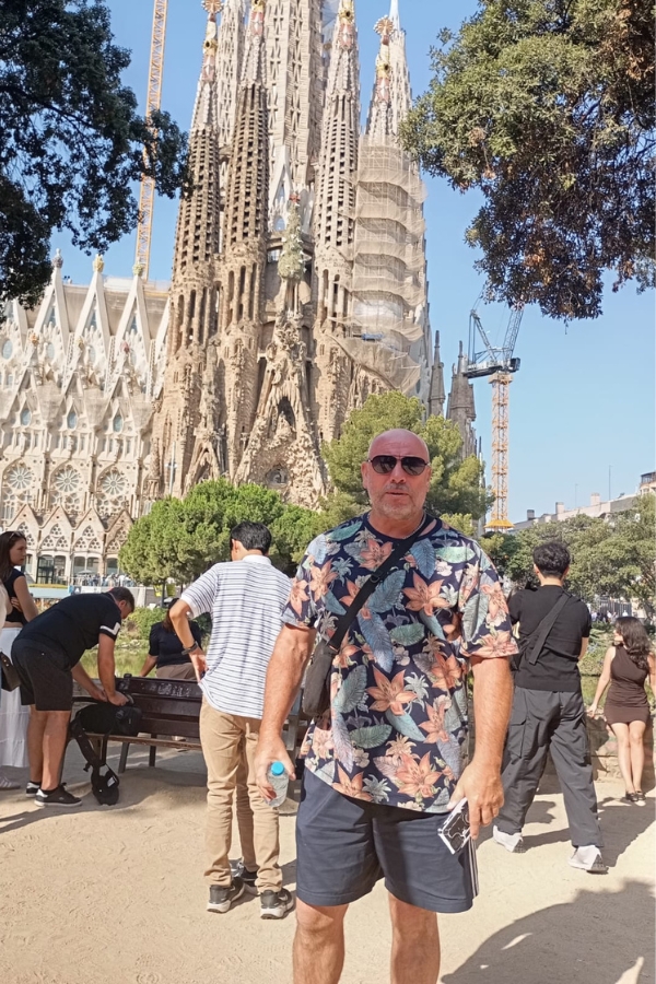 Me standing in front of the Sagrada Familia
