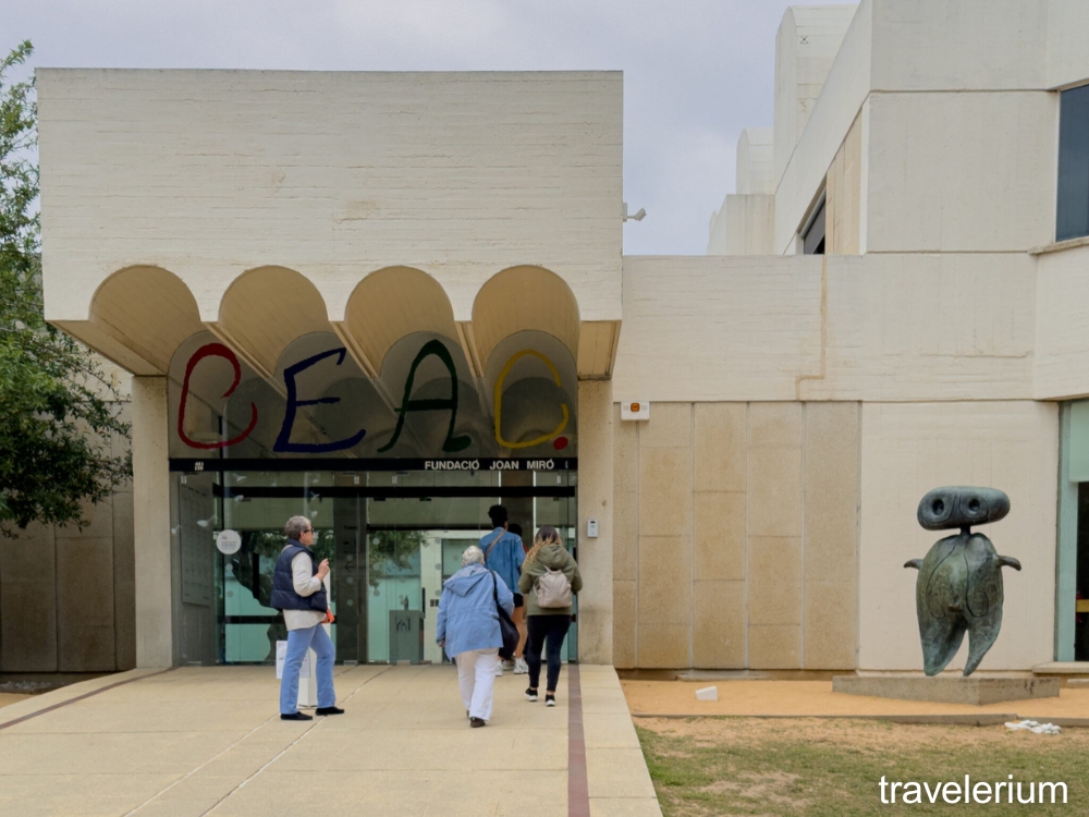 fundació joan miró entrance